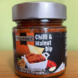 Dip de tomate assado com nozes